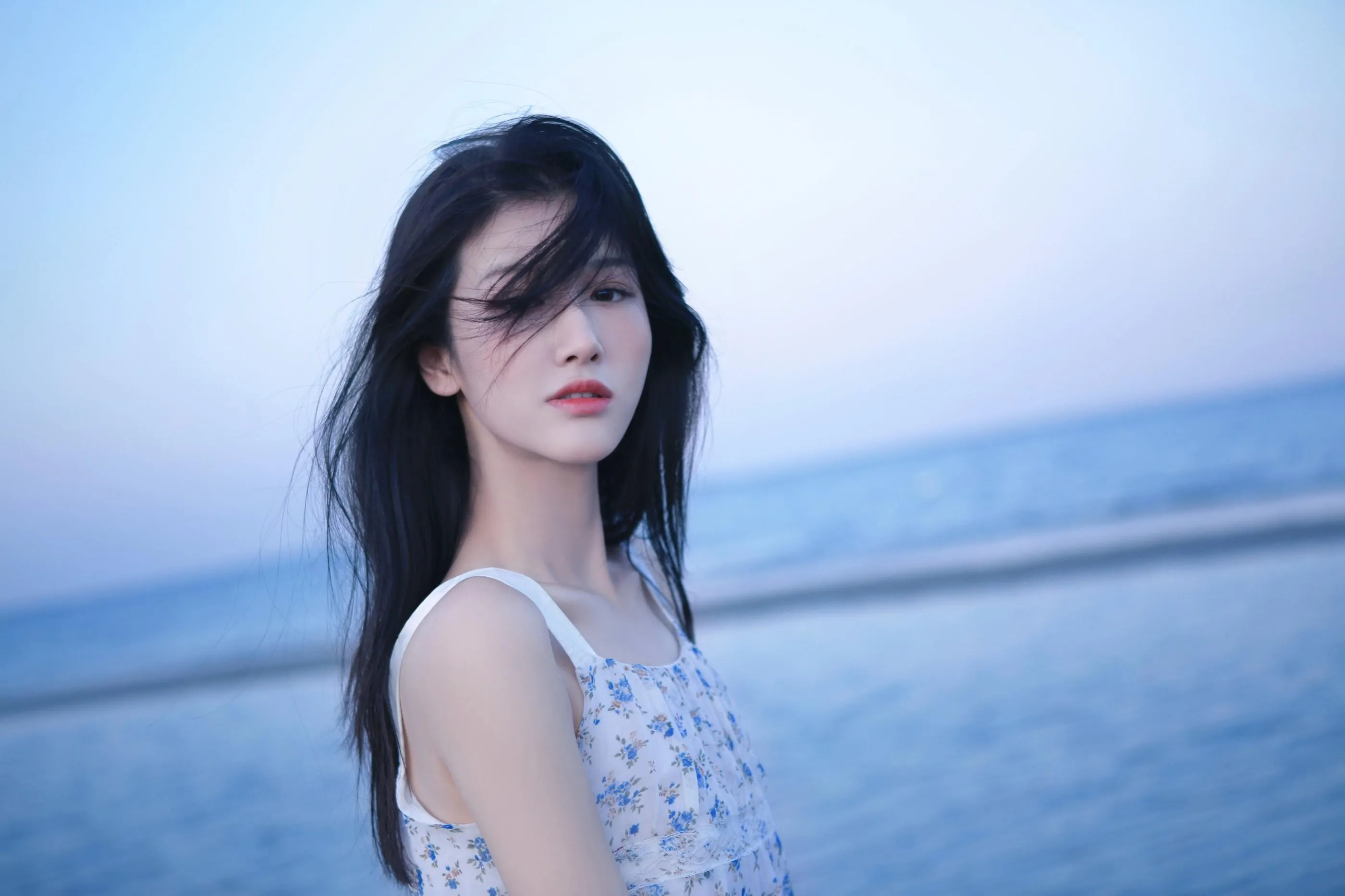 [艺图语] 2022.05.15 很靠近海 尚雨茜Momooly [26P]插图1